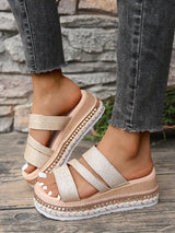 Sabela - Sandalias doradas de cuña elegantes