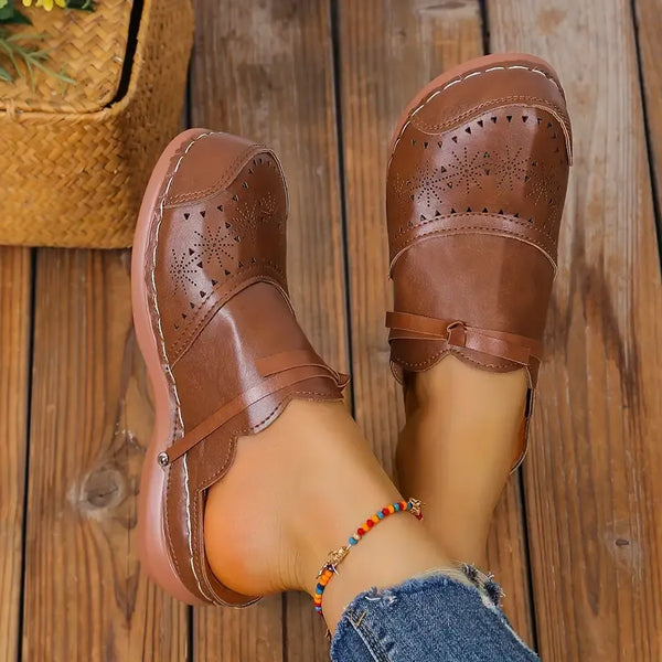 Amelia | Comfortable Clogs with an Artisan Design