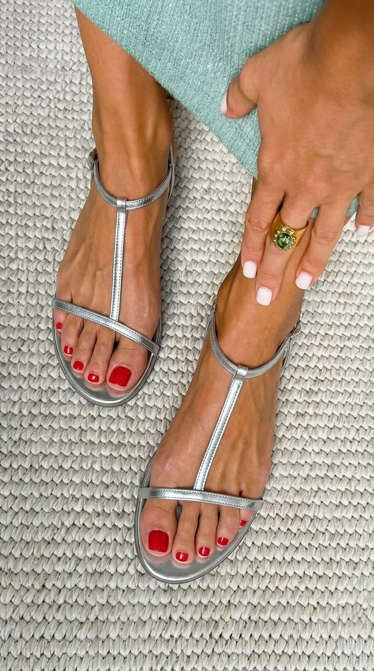 Alba | Sandalias doradas de verano