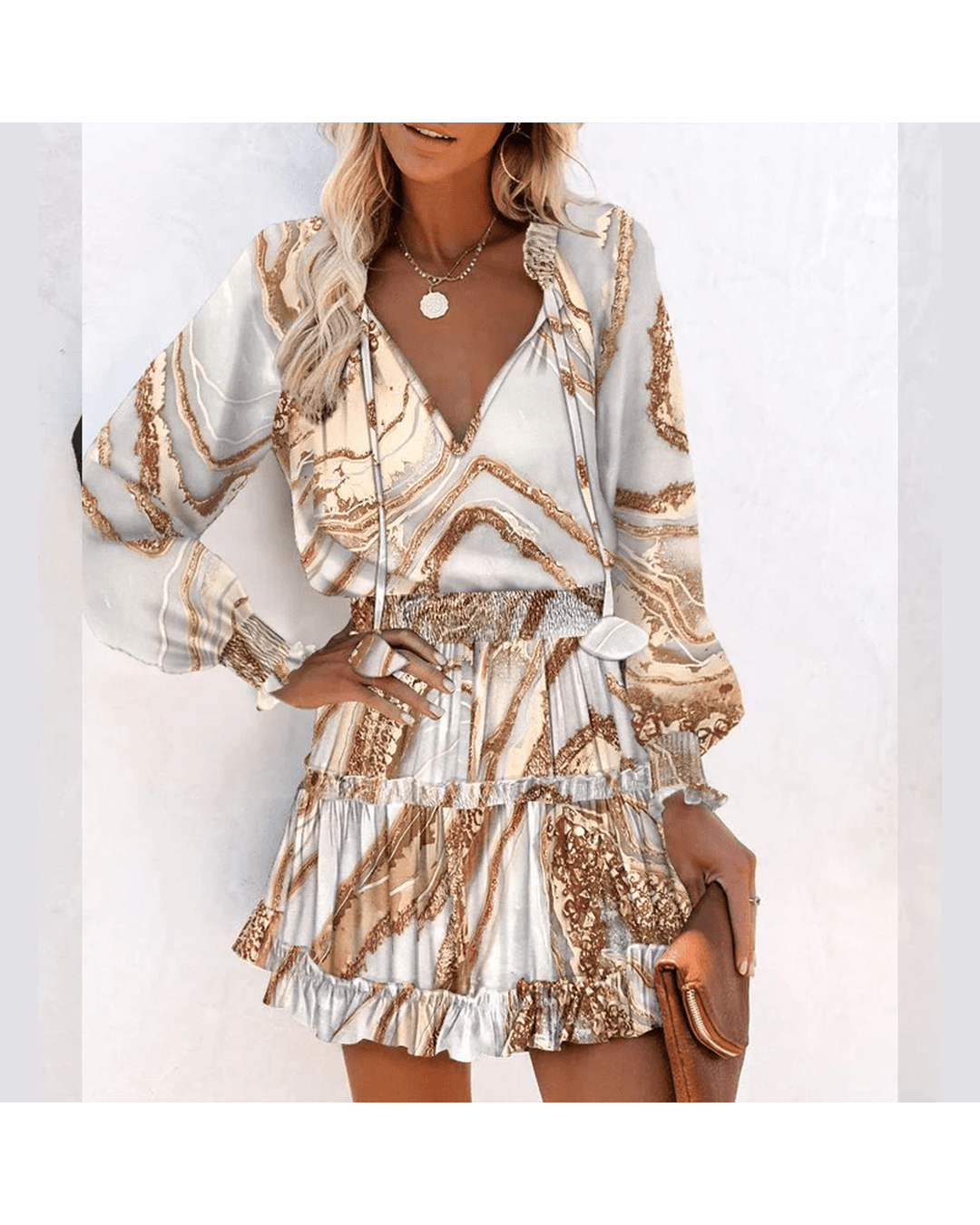 Ariana - Vestido mini con escote en V, manga larga y volantes - Camila Fashions