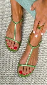 Alba | Sandalias doradas de verano