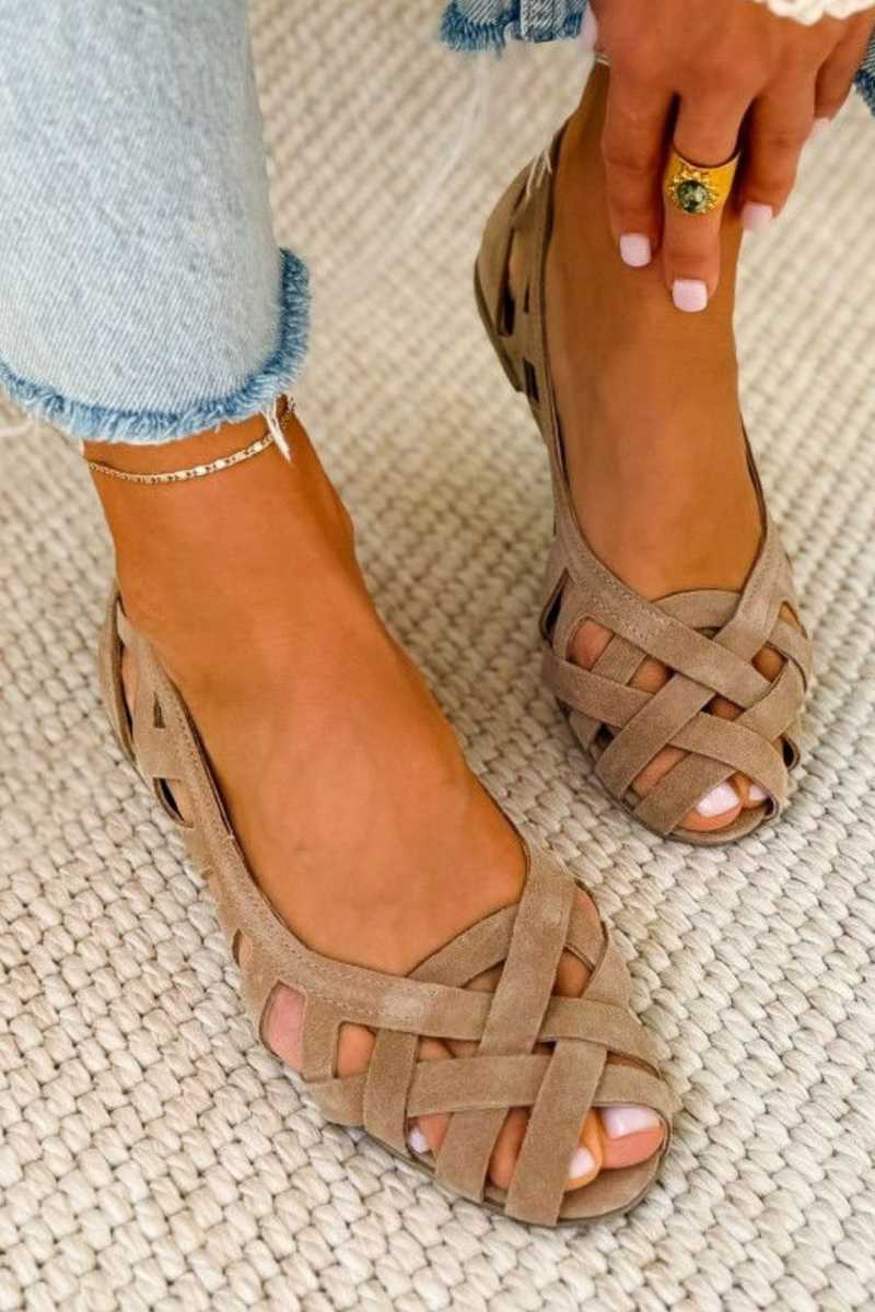 Casual low open-toe woven sandals with crossover straps
