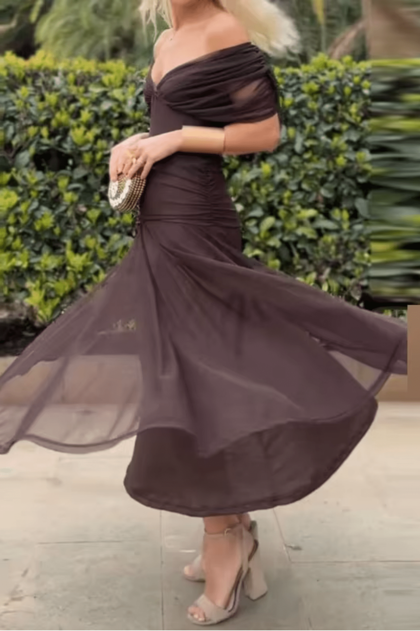 Laura — Vestido Maxi Elegante Fluido