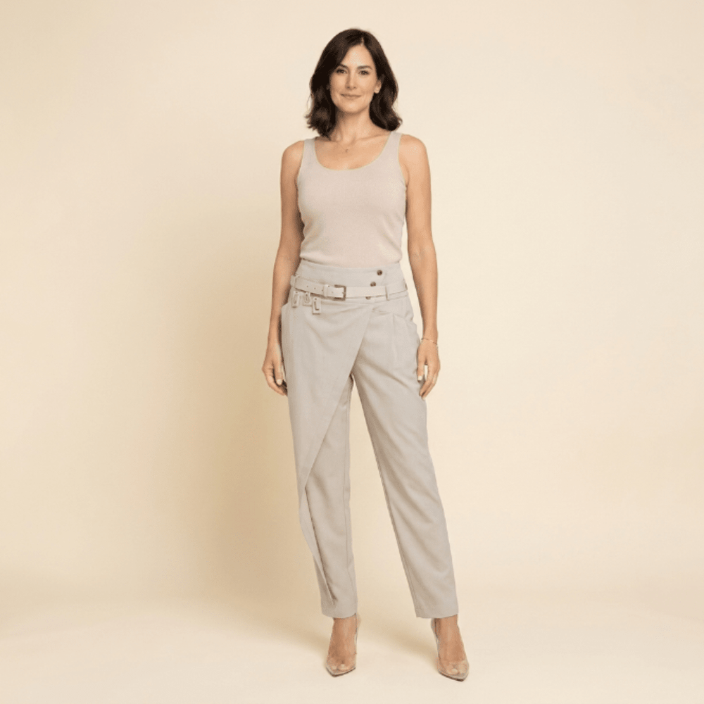 Calista™ Pantalón con diseño asimétrico y cinturón exclusivo