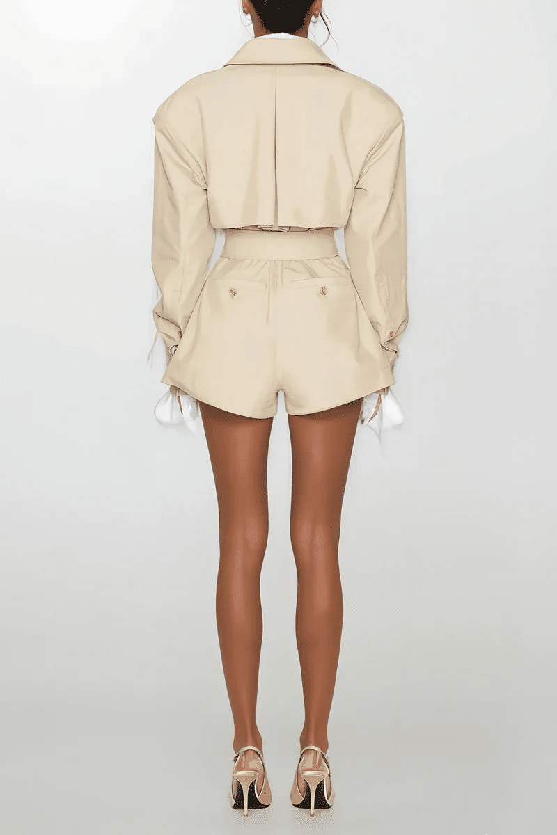 Priscila – Mono estilo gabardina asimétrico