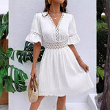 Clara – Vestido de verano cómodo con detalles de encaje